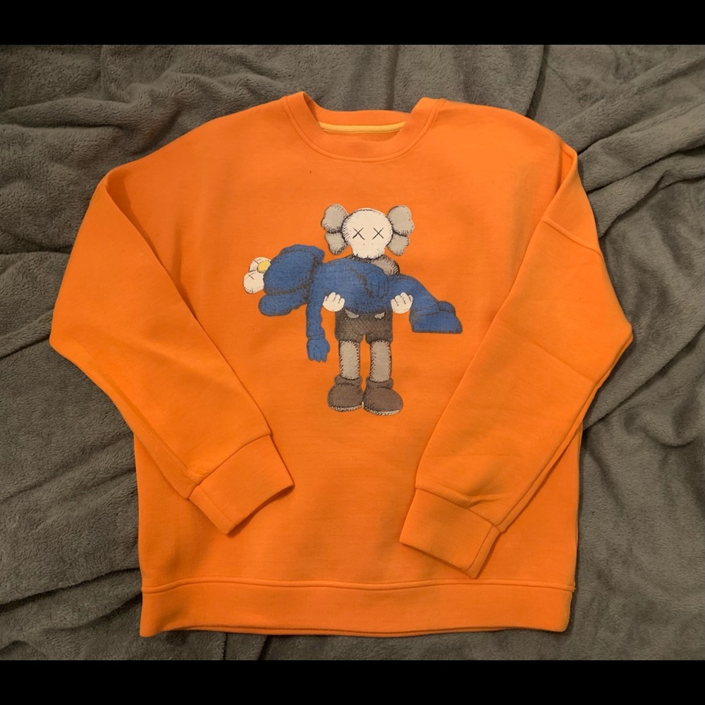 KAWS x UNIQLO sweater